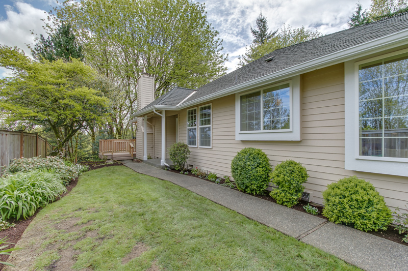 Property Photo: Entry 13522 NE 89th Ct  WA 98052 