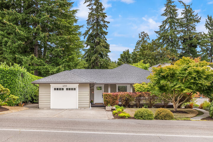 Property Photo: 430 Ericksen Ave NE 430  Ericksen Avenue NE  WA 98110 
