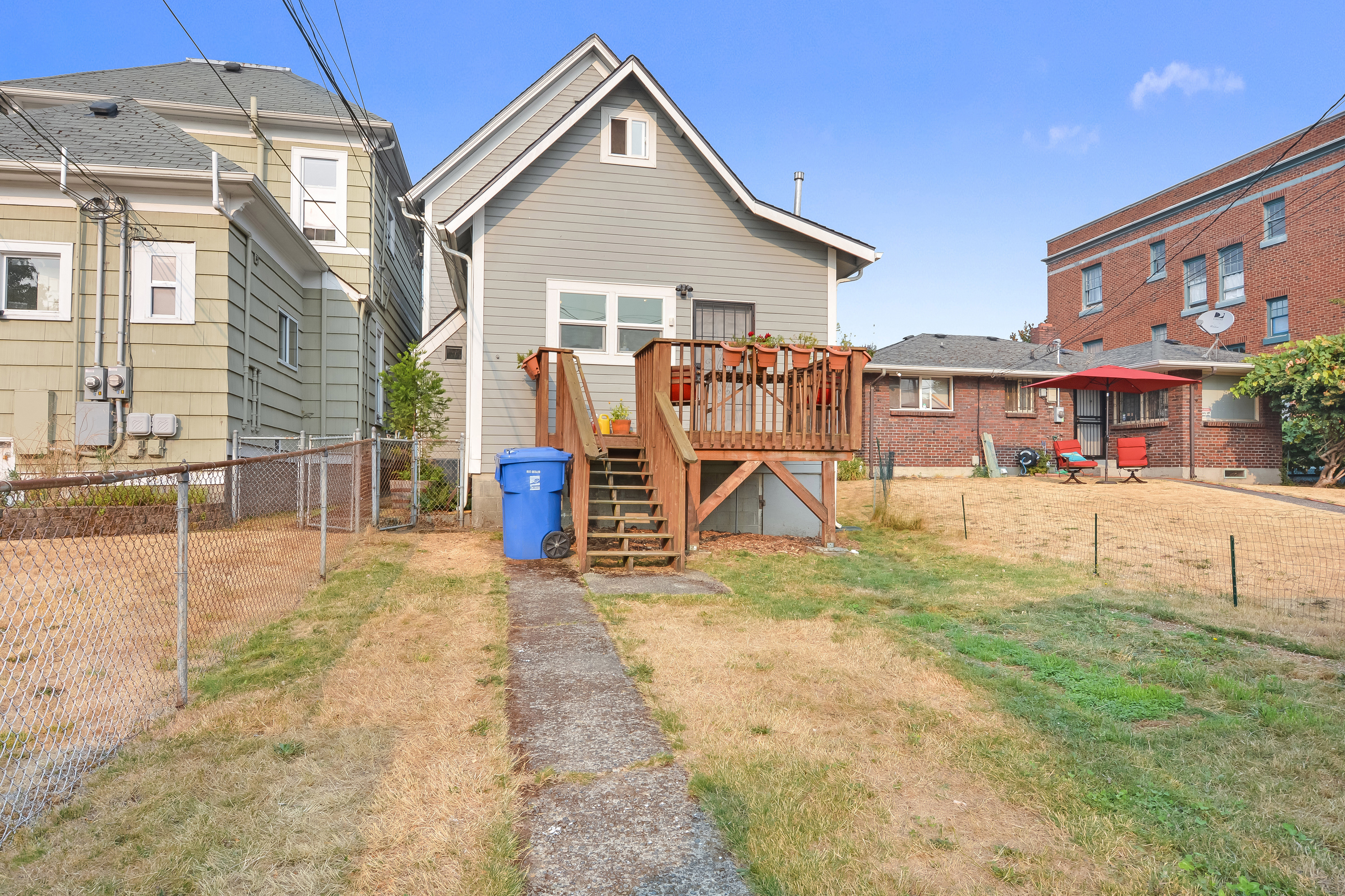 Property Photo:  615 S Yakima Ave  WA 98405 