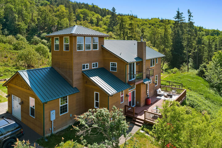 Property Photo: 23405 Cherry Valley Rd WA 98272