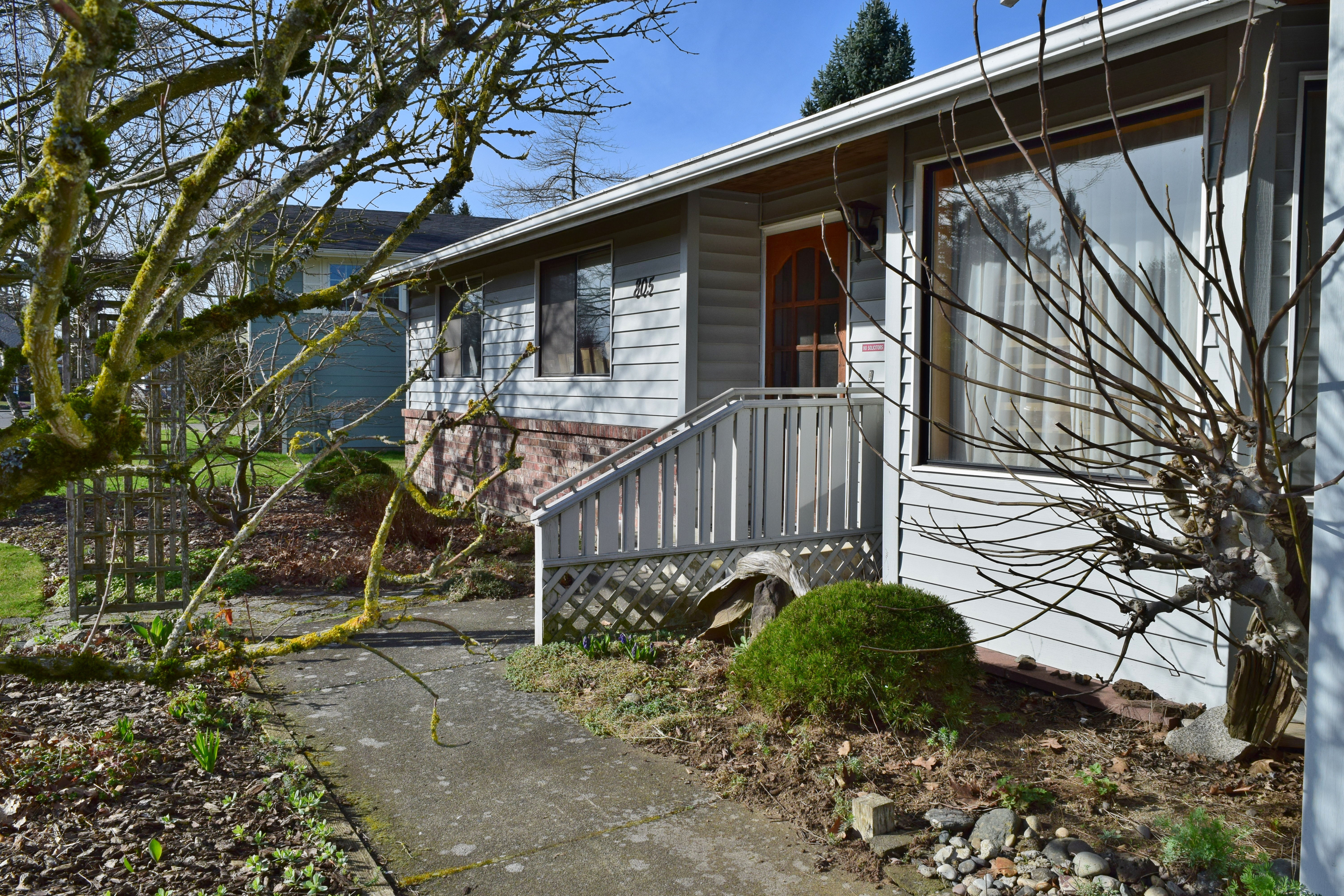 Property Photo: Welcome 805 Vine Cir WA 98264
