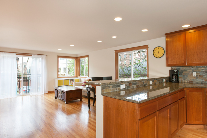 Property Photo: Living room 929 18th Ave B  WA 98122 