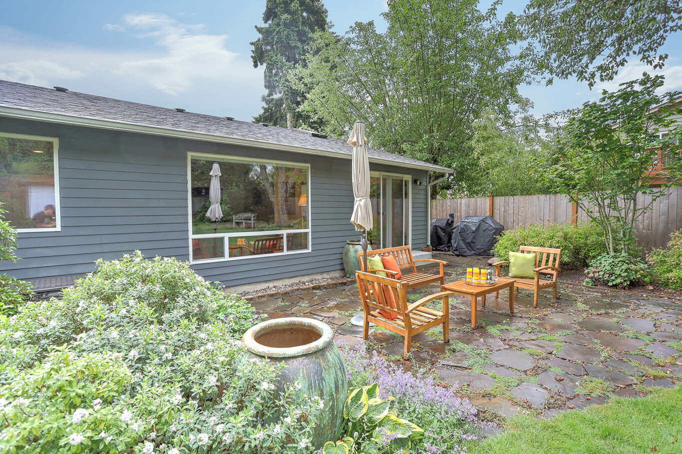 Property Photo: 4241 190th Ave SE WA 98027
