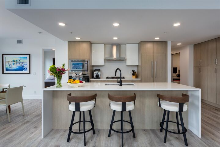 Property Photo:  1588 Ellis Street 1109  BC V1Y 0H1 