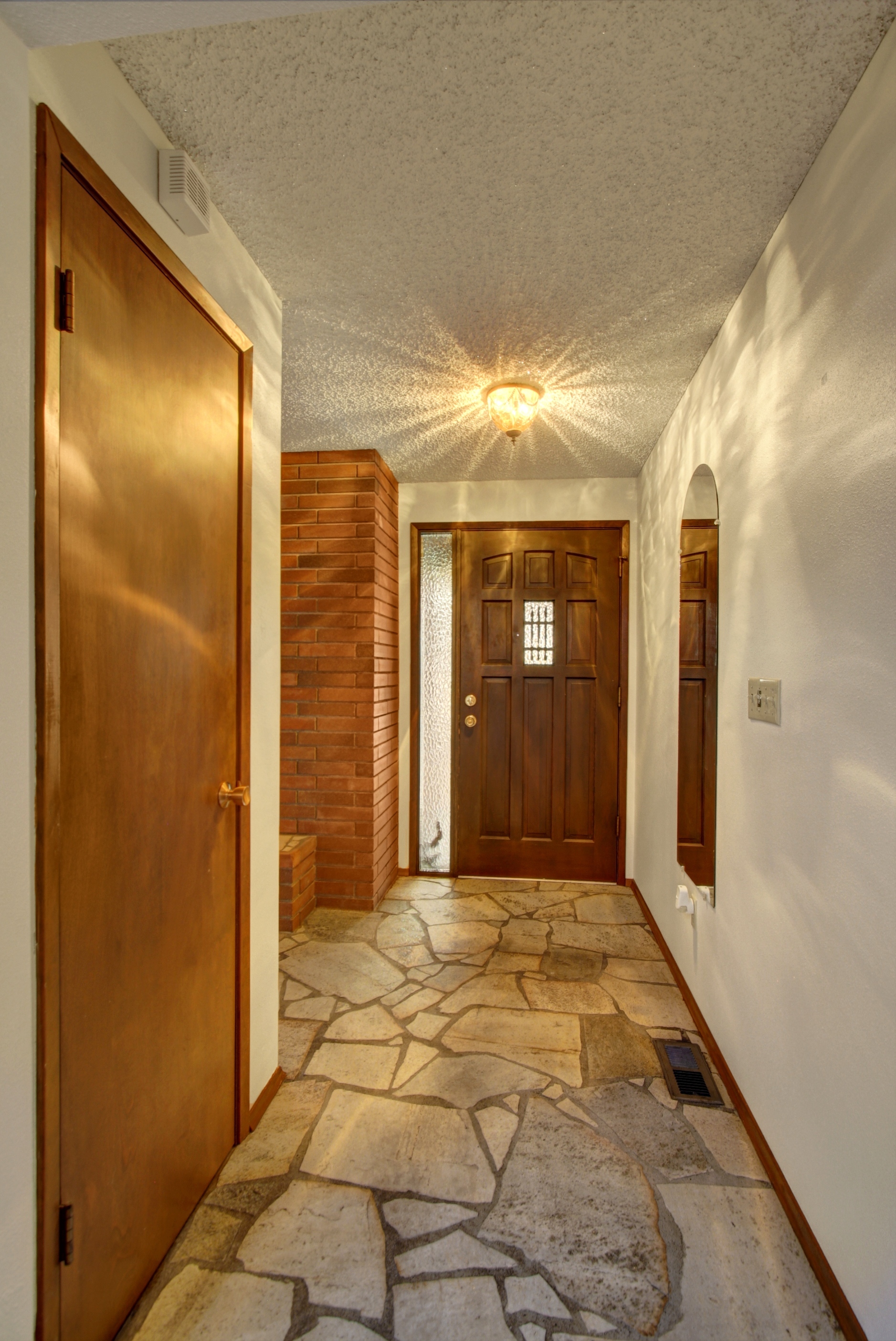 Property Photo: Foyer 8819 55th Ave NE  WA 98270 