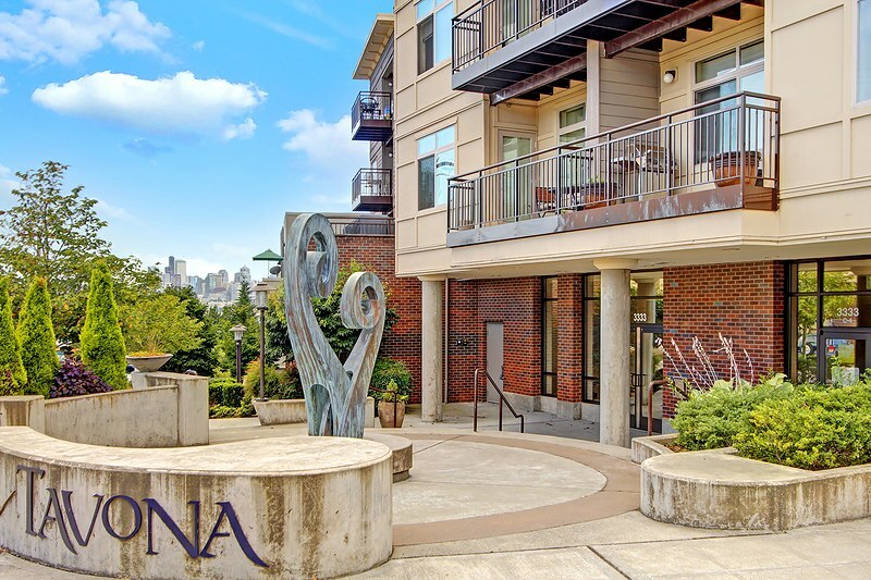 Property Photo: 3333 Wallingford Ave N 314 WA 98103